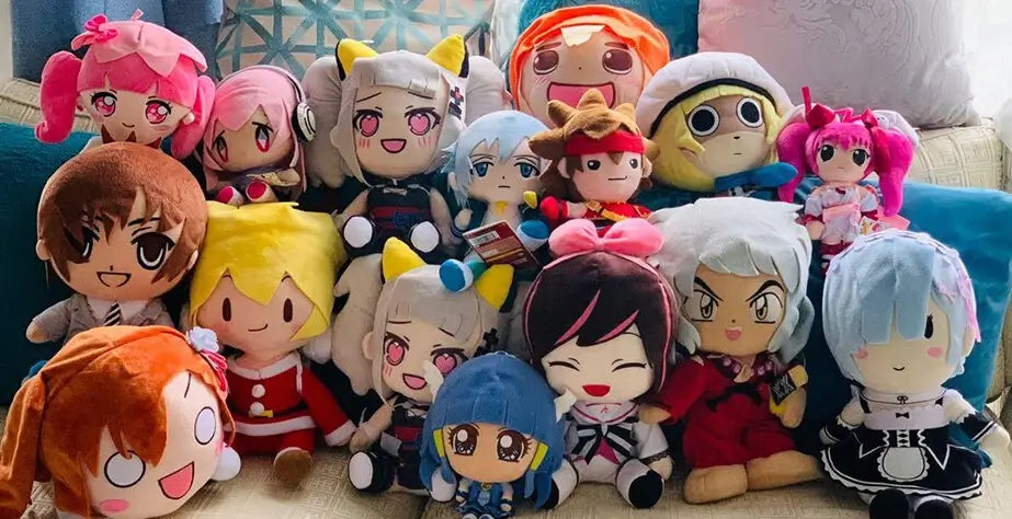 Peluches anime sales