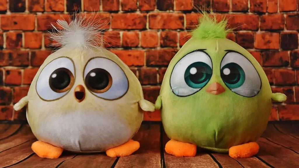 Hai chú chim nhồi bông anime