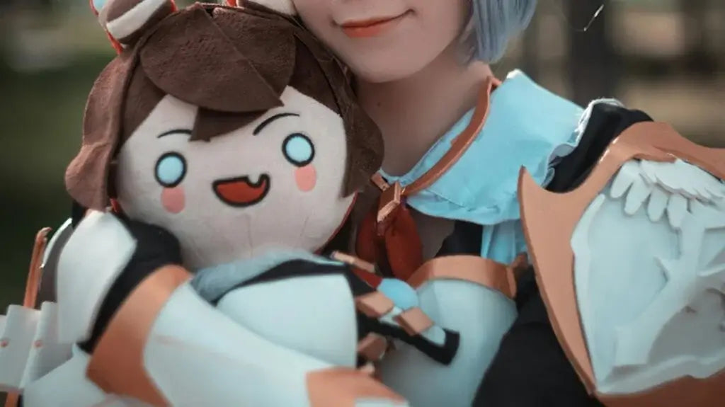 Jokaiseen kainaloon täydelliset räätälöidyt Animepehmot valloittavat saajansa sydämen- Anime-pehmolelu käsivarsissa