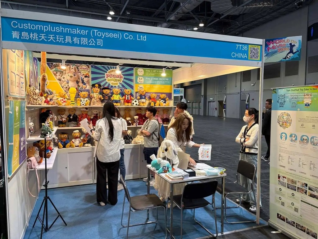 At the Global Sources trade show in Hong Kong, our sales manager is introducing our plush toys to a customer.