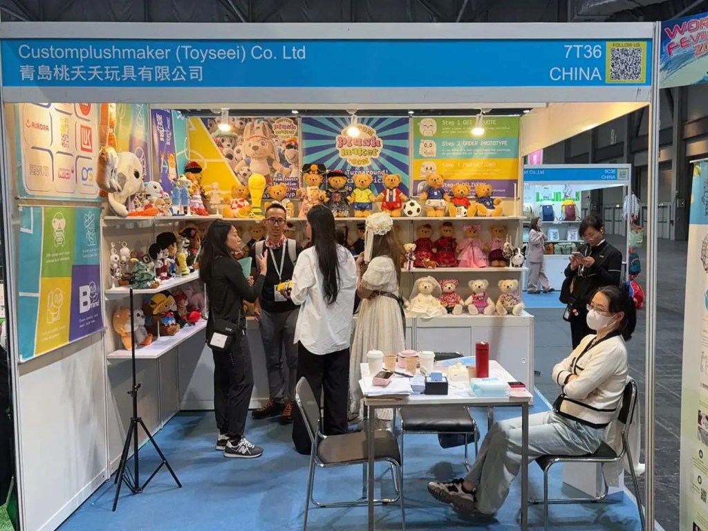 At the Global Sources trade show in Hong Kong, our sales manager is introducing our plush toys to a customer.